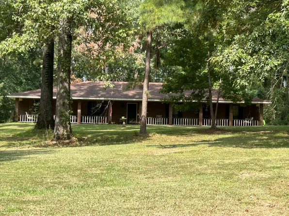 204 Traceway Dr, Natchez, MS 39120
