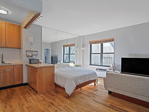 5th image of 160 E 91st St APT 7B