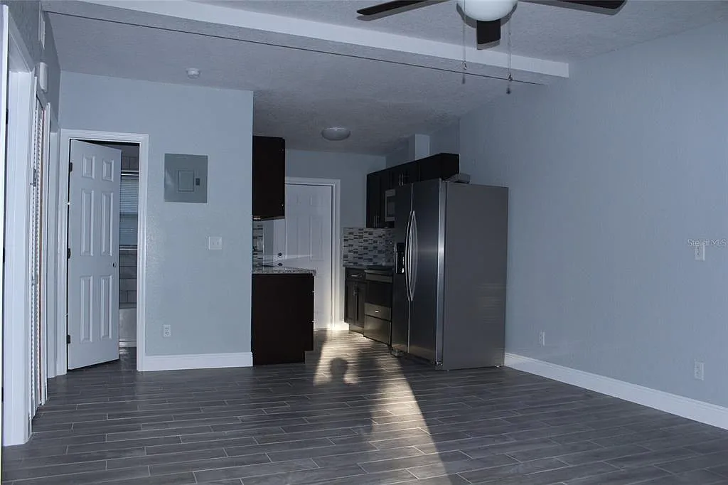 2 bed, 1.0 bath, 700 sqft, $1,350 — Photo 3