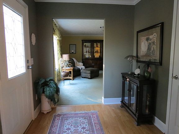 2nd image of 2747 Hughes Dr