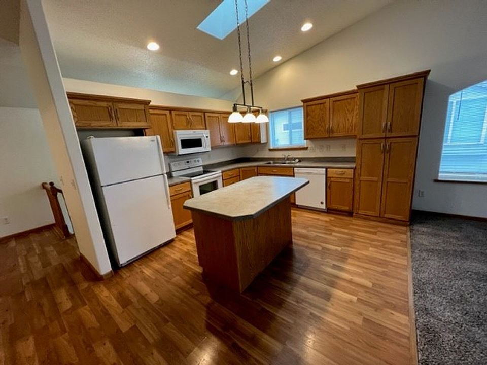 1st image of 1214 37th Ave S