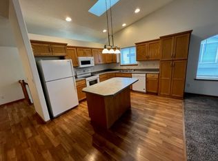 1214 37th Ave S, Moorhead, MN 56560