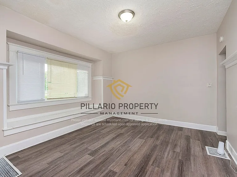 510 N Dearborn St — Photo 10