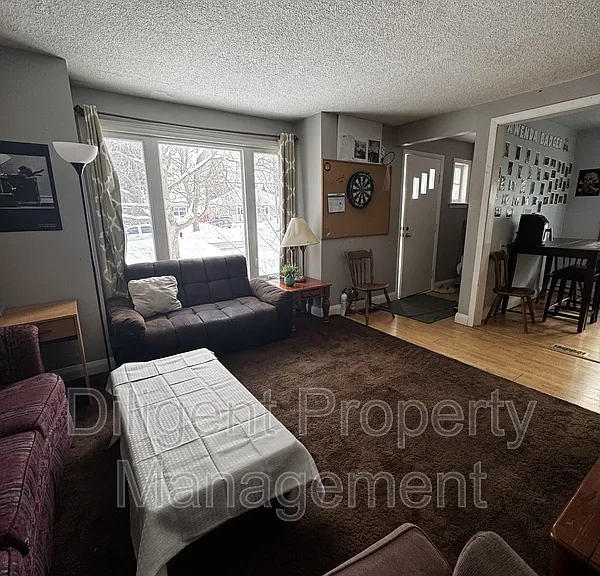 180 Dumble Ave — Photo 3