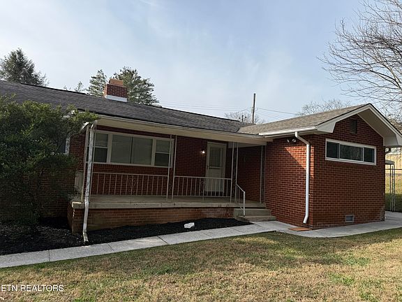 3rd image of 118 E Newkirk Ln