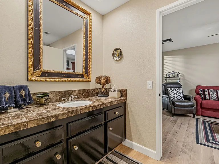 10 Whittier Ct — Photo 44