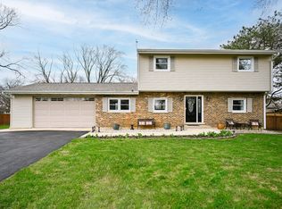 23W172 Saint Charles Rd, Glen Ellyn, IL 60137