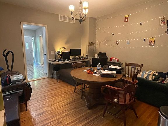 5th image of 1110 Kenwood Pkwy APT 1