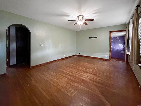 3rd image of 951 W Palmer St
