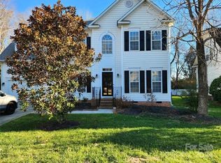 9718 Mitchell Glen Dr, Charlotte, NC 28277
