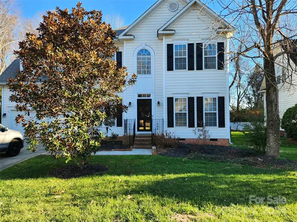 9718 Mitchell Glen Dr, Charlotte, NC 28277