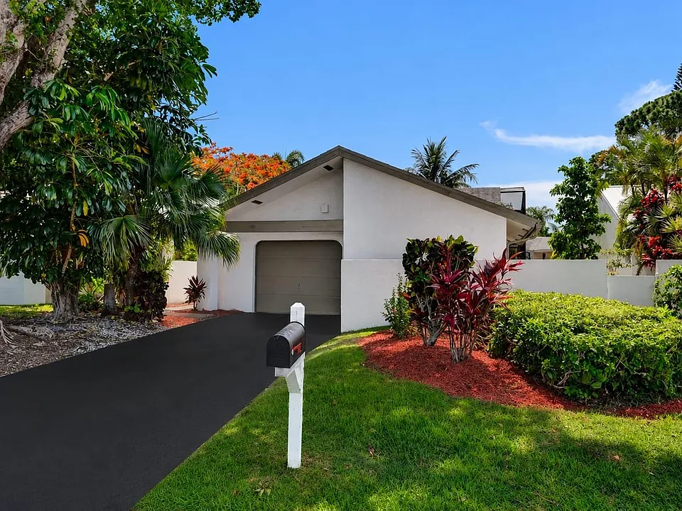 820 NW 21st Way #820