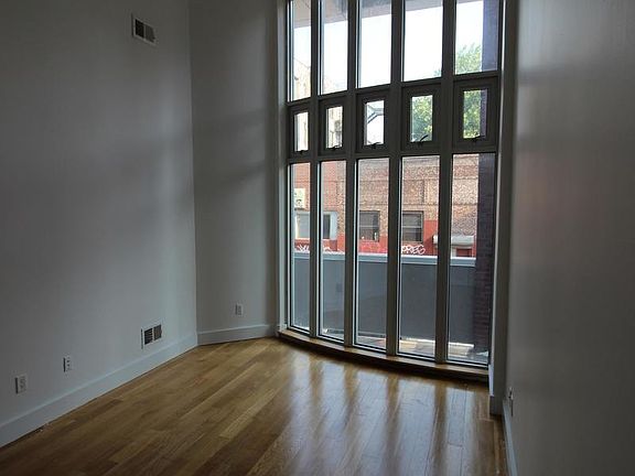4th image of 96 Meserole St APT 3a
