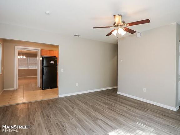 4th image of 1155 NE 133rd St N