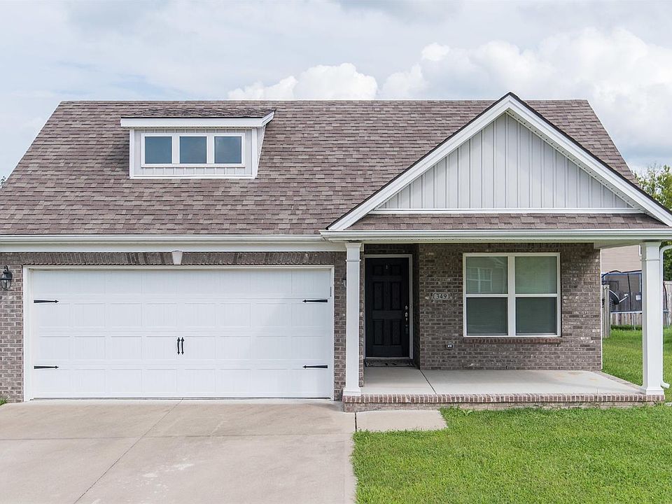 1st image of 349 Oxford Cir