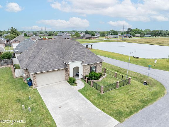 2nd image of 227 Tall Oaks Ln
