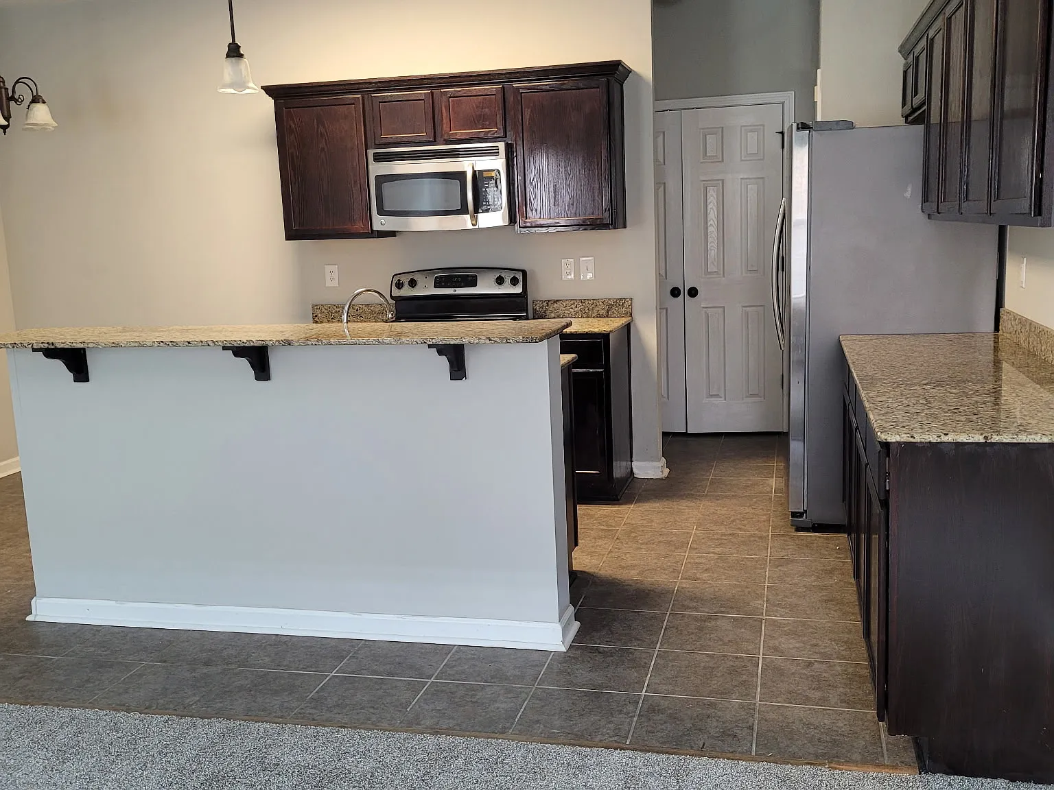 3 bed, 1371 sqft, $1,600 — Photo 4