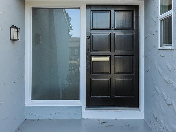 2nd image of 304 Los Pinos Way