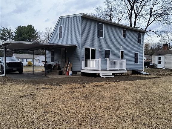 3rd image of 713 Holyoke Rd