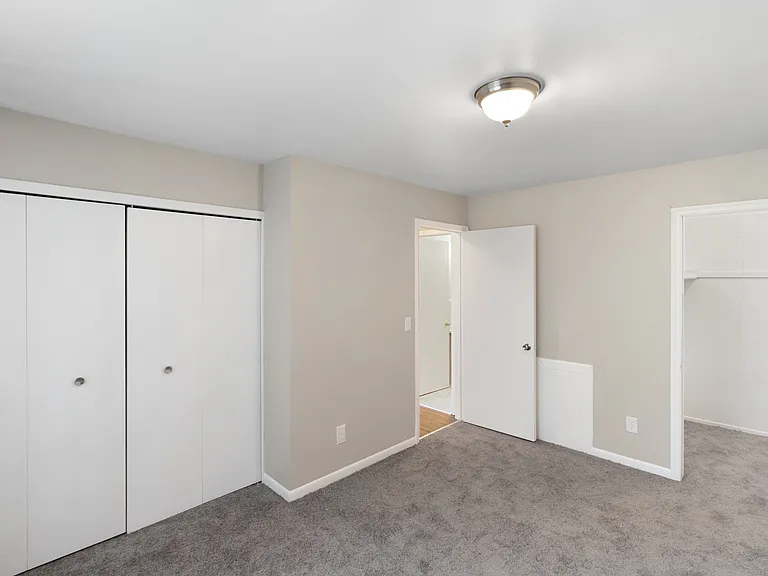 Lakeshore Apartments- New Baltimore — Photo 9