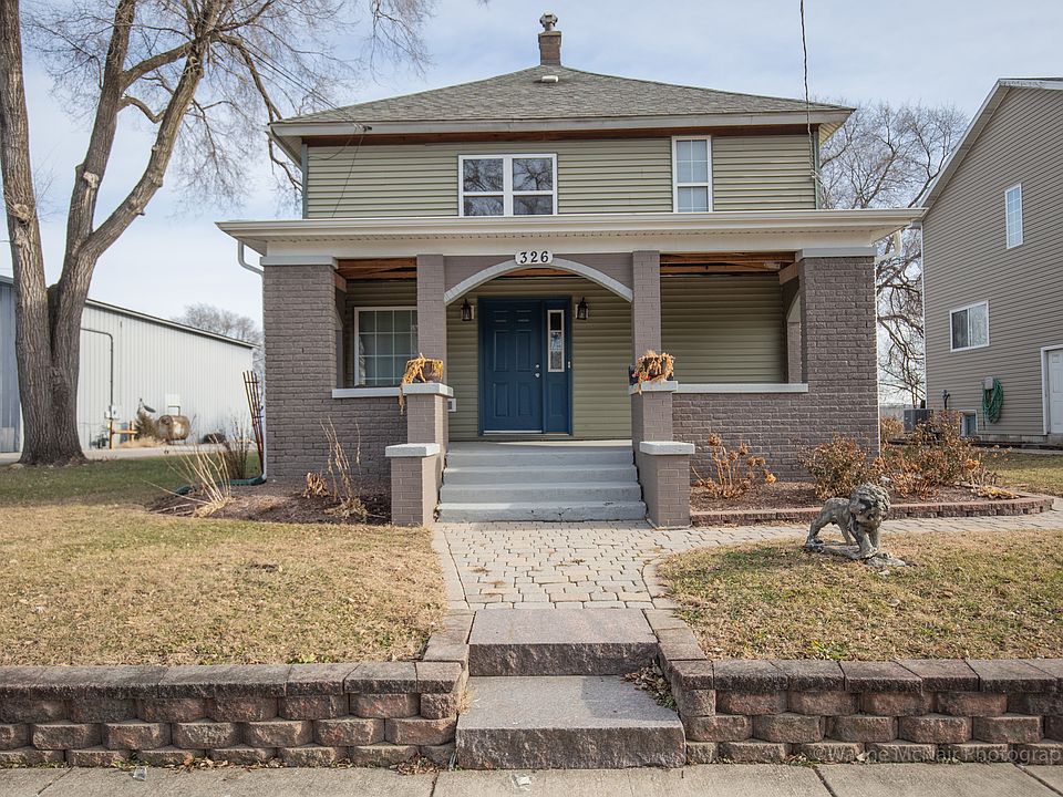 1st image of 326 Pleasant St #1