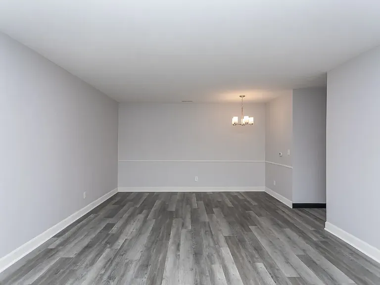 Candlelite Apartments — Photo 91