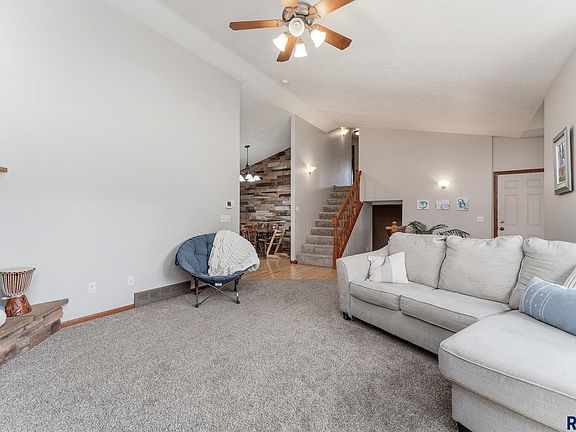 3rd image of 3161 W Auburn Hills Ct