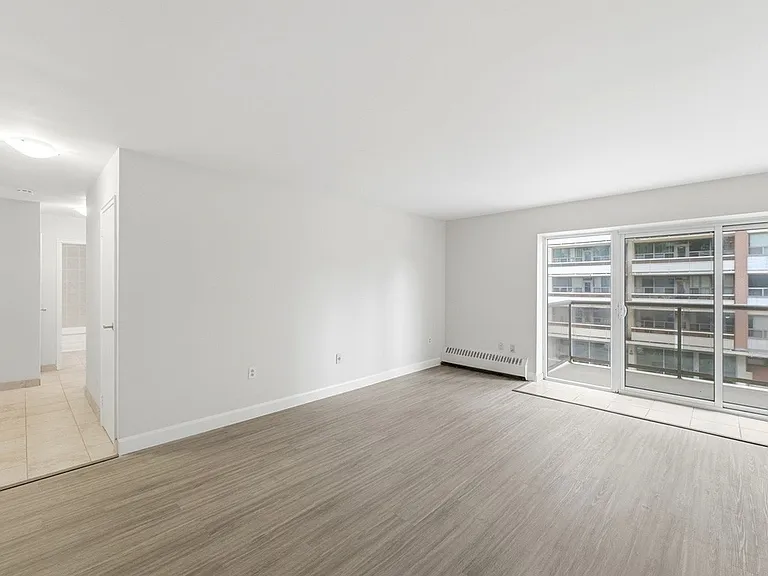 1223 Richmond St — Photo 8