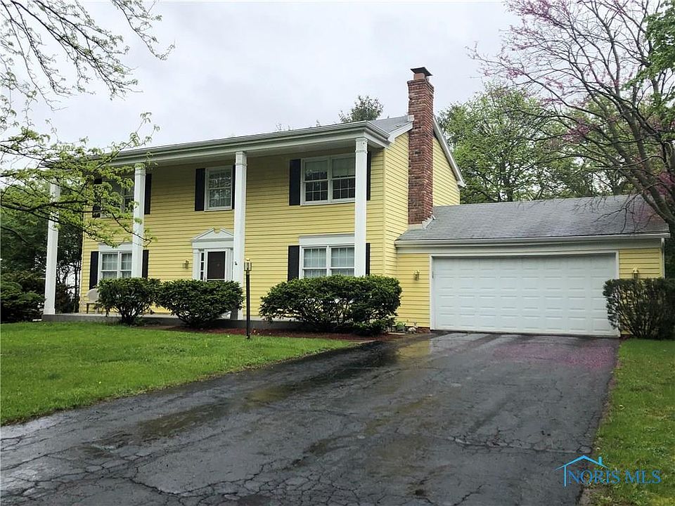 1st image of 905 Oak Knoll Dr