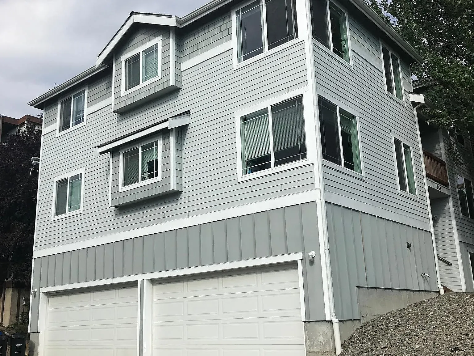 3 bed, 1200 sqft, $3,290 — Photo 1