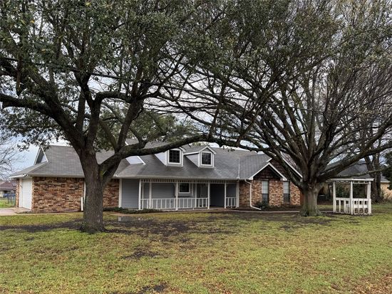116 Ridge Crest Dr, Red Oak, TX 75154