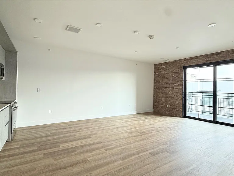 4315 S Congress Ave #515 — Photo 16