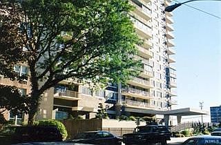 5th image of 2150 Center Ave APT 21A