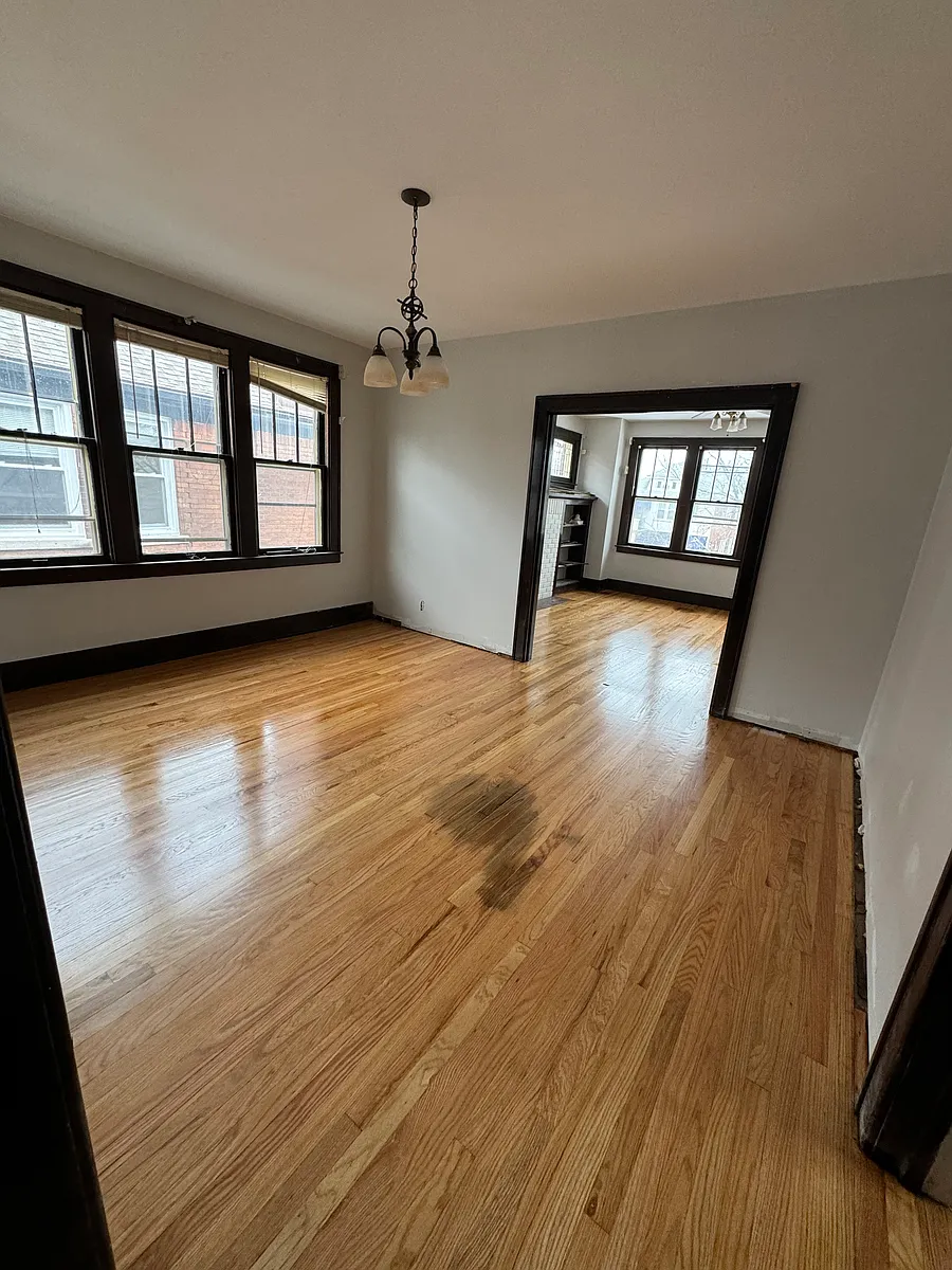 Building Photo - 1241-1243 Beaconsfield Ave #1241