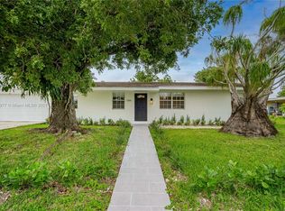 588 SW 16th Ter, Homestead, FL 33030