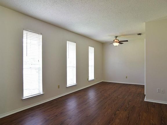 4th image of 3133 Friar Ln