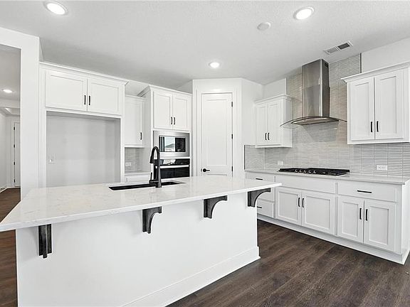 3rd image of 1389 N 162nd Ter