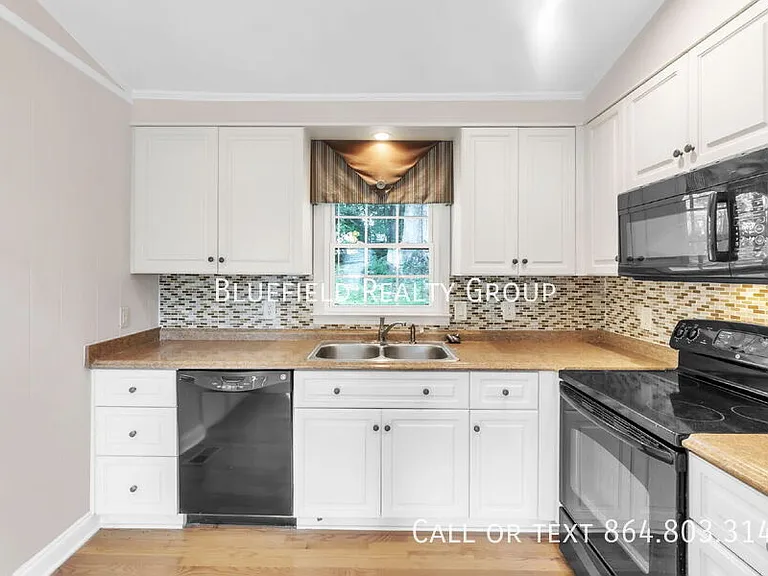 102 Mark St — Photo 9