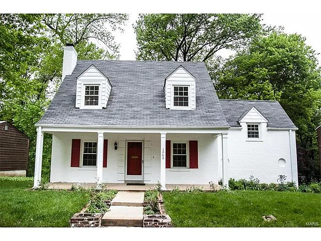 1065 N Jackson Ave photo 1