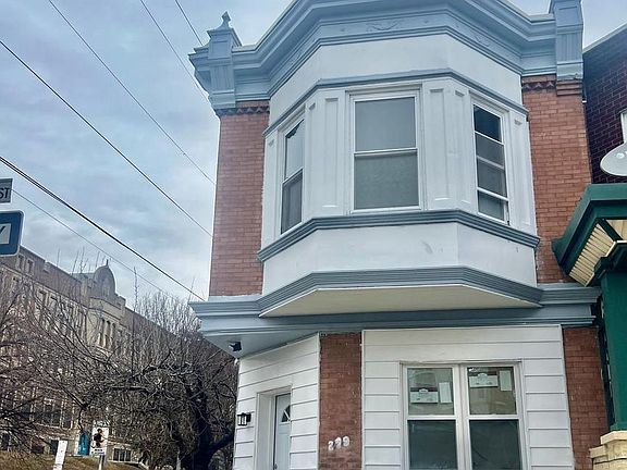 3rd image of 279 W Sheldon St