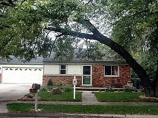 22790 Albion Ave photo 1