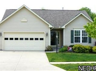 826 Stonewater Dr, Kent, OH 44240