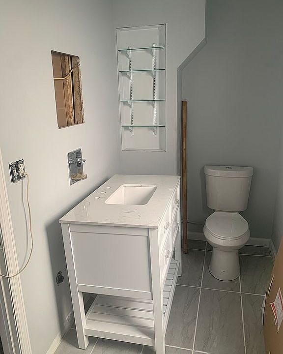 2nd image of 1631 Edison Ave