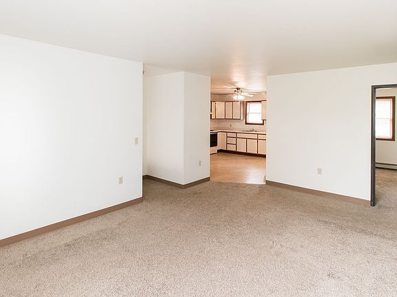 5th image of 2956 Hickory Dr #329