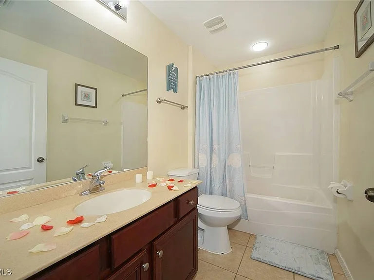 1916 NW 13th Pl — Photo 12