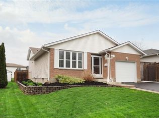 211 Misty Ct, Kitchener, ON N2B3V4