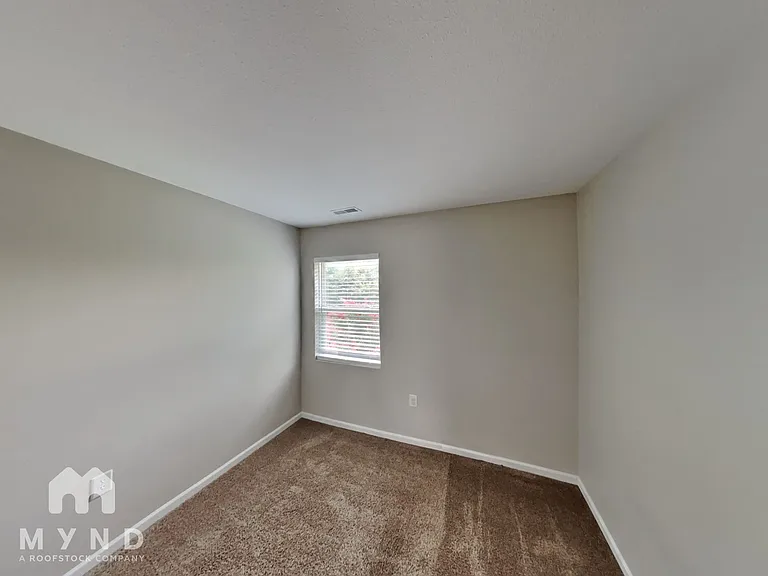 303 Holton Dr — Photo 20
