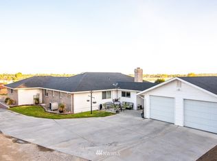 903 Easy St NE, Moses Lake, WA 98837