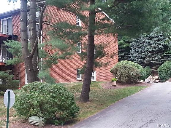3rd image of 4 Dove Ct APT A