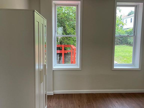 5th image of 229 Wellbrook Ave #1